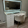 La Coiffeuse HomeLuxury - Blanche Vitré 150cm avec 13 tiroirs 